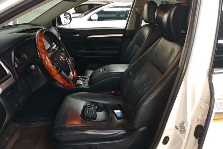 Used Toyota Highlander 2018 2.0T Four-Wheel Drive Luxury Version 7 Seats China VI Standard Left Front Seat
