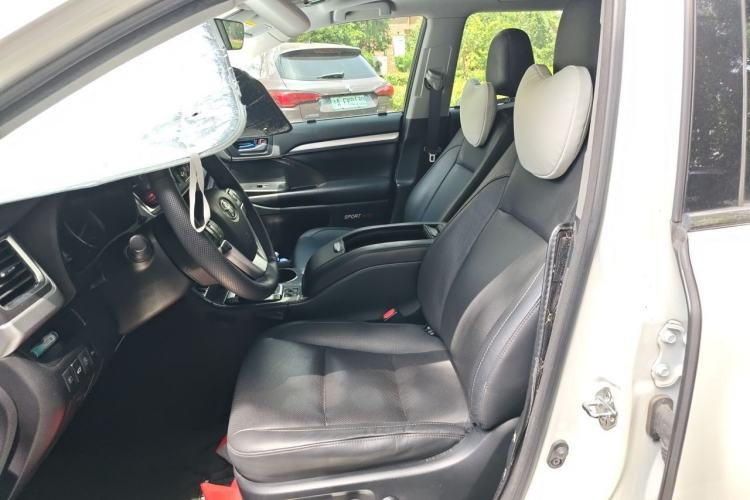 Used Toyota Highlander 2018 2.0T Four-Wheel Drive Luxury Edition 7 Seats China V Emission Standard Left Front Seat