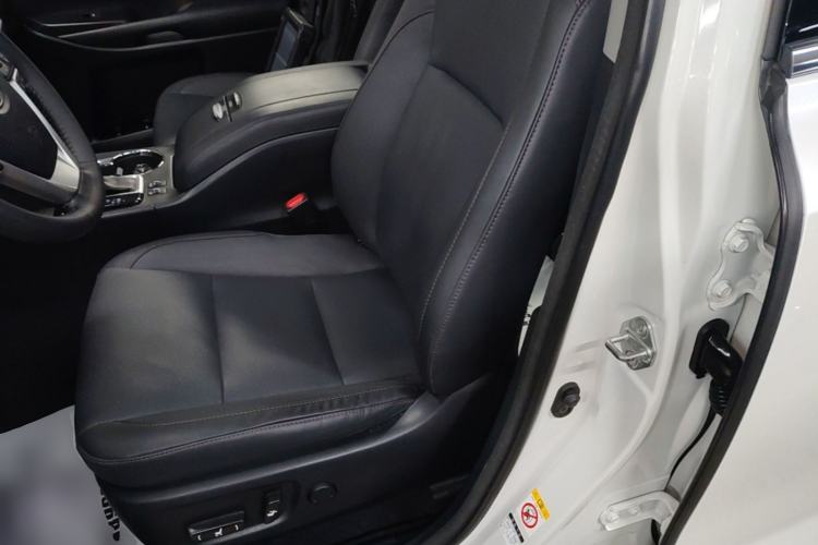Used Toyota Highlander 2018 2.0T Four-Wheel Drive Luxury Edition 7 Seats China V Emission Standard Left Front Seat