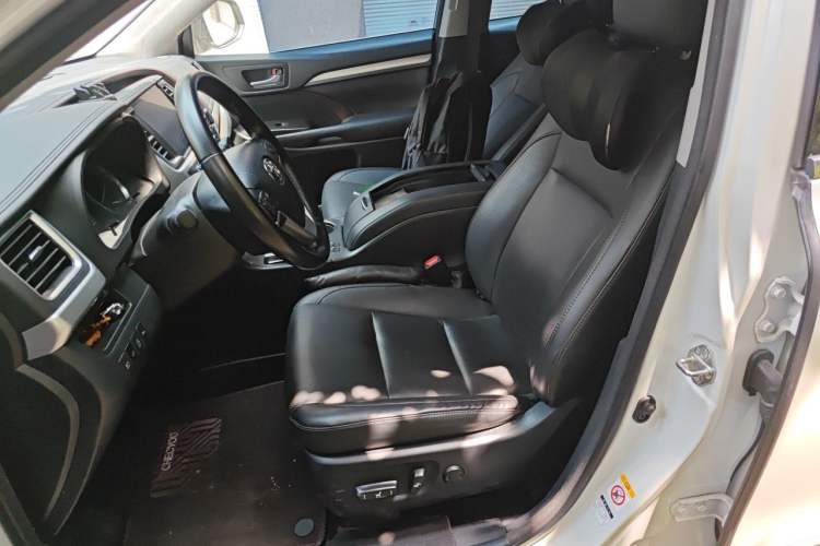 Used Toyota Highlander 2018 2.0T Four-Wheel Drive Prestige Version 7 Seats China V Emission Standard Left Front Seat