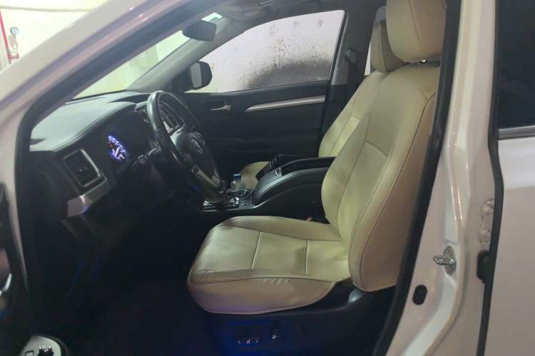 Used Toyota Highlander 2018 2.0T Four-Wheel Drive Luxury Edition 7 Seats China V Emission Standard Left Front Seat