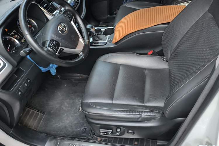 Used Toyota Highlander 2018 2.0T Four-Wheel Drive Luxury Edition 7 Seats China V Emission Standard Left Front Seat