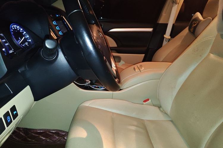 Used Toyota Highlander 2018 2.0T Two-Wheel Drive Luxury Edition 7 Seats China VI Standard Left Front Seat