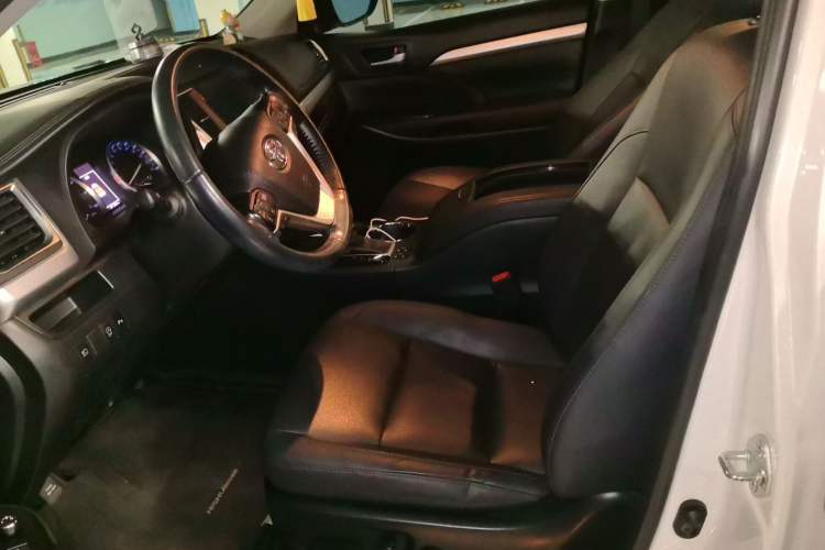 Used Toyota Highlander 2018 2.0T Four-Wheel Drive Luxury Version 7 Seats China VI Standard Left Front Seat