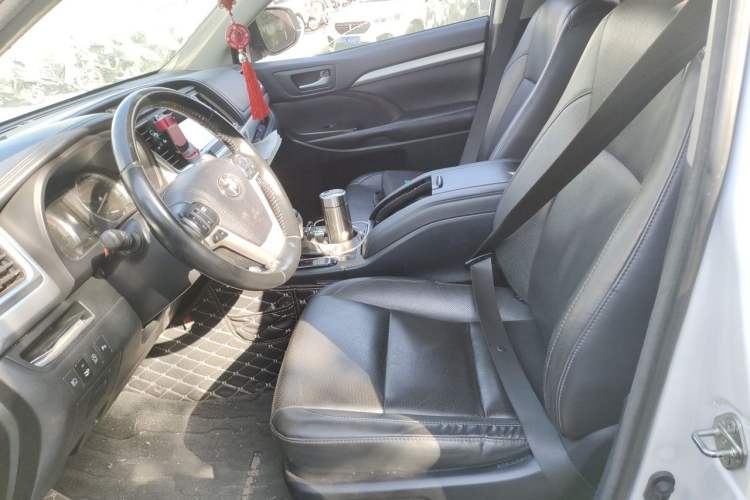 Used Toyota Highlander 2018 2.0T Four-Wheel Drive Luxury Version 7 Seats China VI Standard Left Front Seat