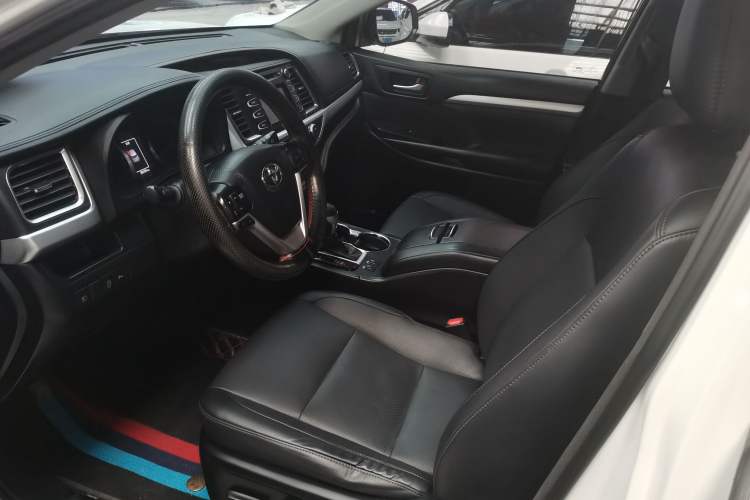 Used Toyota Highlander 2018 2.0T Four-Wheel Drive Luxury Edition 7 Seats China V Emission Standard Left Front Seat