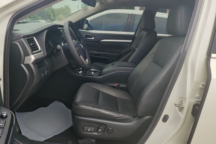Used Toyota Highlander 2018 2.0T Four-Wheel Drive Luxury Edition 7 Seats China V Emission Standard Left Front Seat