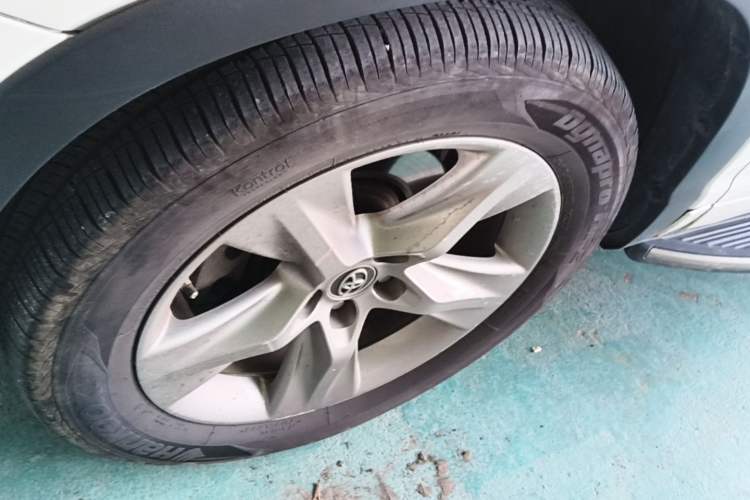 Used Toyota Highlander 2018 2.0T Four-Wheel Drive Prestige Version 7 Seats China V Emission Standard Left Front Wheel Hub