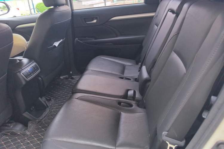 Used Toyota Highlander 2018 2.0T Four-Wheel Drive Luxury Edition 7 Seats China V Emission Standard Left Rear Seat