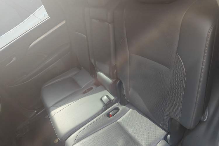 Used Toyota Highlander 2018 2.0T Four-Wheel Drive Prestige Version 7 Seats China V Emission Standard Left Rear Seat