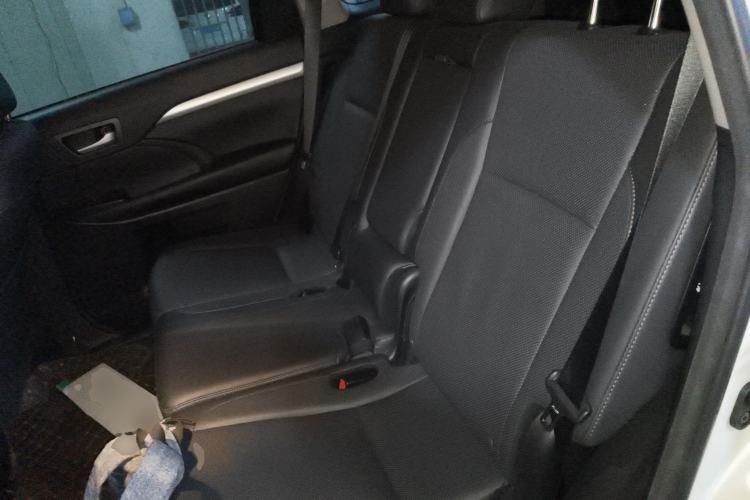 Used Toyota Highlander 2018 2.0T Four-Wheel Drive Prestige Version 7 Seats China V Emission Standard Left Rear Seat