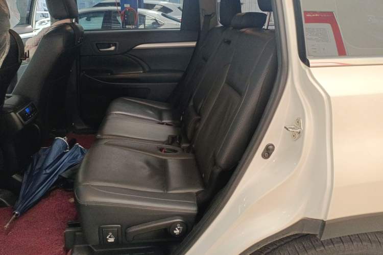 Used Toyota Highlander 2018 2.0T Four-Wheel Drive Luxury Version 7 Seats China VI Standard Left Rear Seat