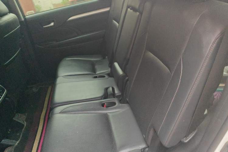 Used Toyota Highlander 2018 2.0T Four-Wheel Drive Luxury Version 7 Seats China VI Standard Left Rear Seat