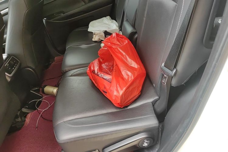 Used Toyota Highlander 2018 2.0T Four-Wheel Drive Supreme Edition 7-Seater China VI Left Rear Seat