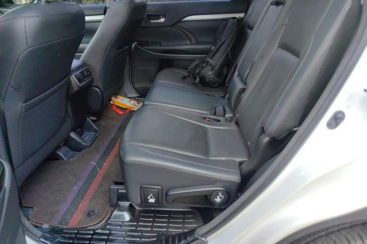 Used Toyota Highlander 2018 2.0T Four-Wheel Drive Prestige Version 7 Seats China VI Standard Left Rear Seat