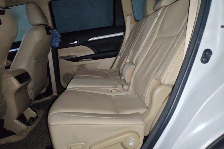 Used Toyota Highlander 2018 2.0T Four-Wheel Drive Prestige Version 7 Seats China V Emission Standard Left Rear Seat