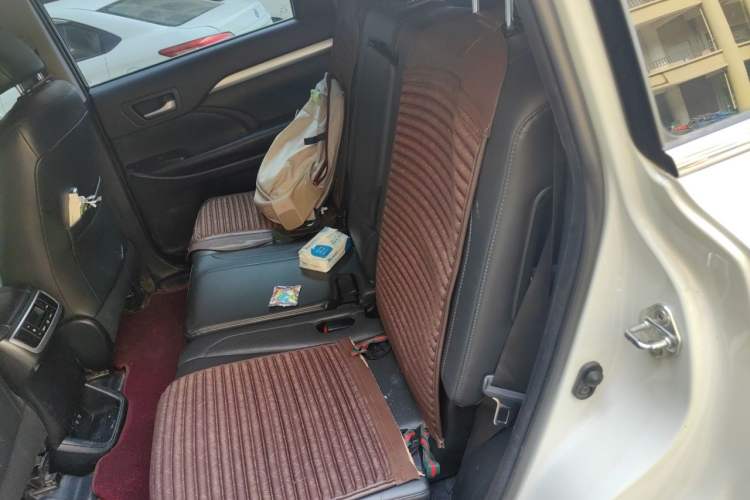 Used Toyota Highlander 2018 2.0T Four-Wheel Drive Luxury Version 7 Seats China VI Standard Left Rear Seat