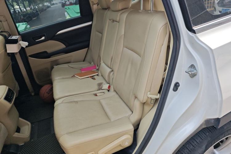 Used Toyota Highlander 2018 2.0T Four-Wheel Drive Luxury Edition 7 Seats China V Emission Standard Left Rear Seat