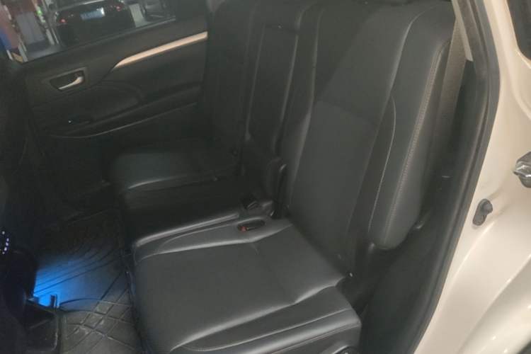 Used Toyota Highlander 2018 2.0T Four-Wheel Drive Prestige Version 7 Seats China VI Standard Left Rear Seat