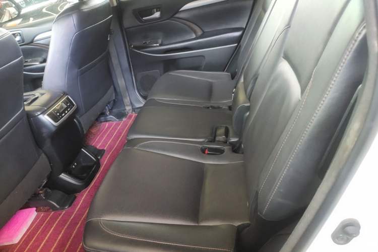 Used Toyota Highlander 2018 2.0T Four-Wheel Drive Luxury Edition 7 Seats China V Emission Standard Left Rear Seat