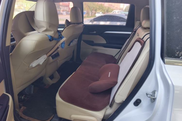 Used Toyota Highlander 2018 2.0T Two-Wheel Drive Elite Version 5 Seats China VI Standard Left Rear Seat