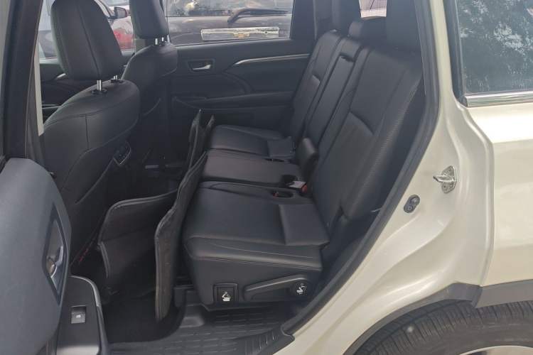 Used Toyota Highlander 2018 2.0T Four-Wheel Drive Supreme Edition 7-Seater China VI Left Rear Seat