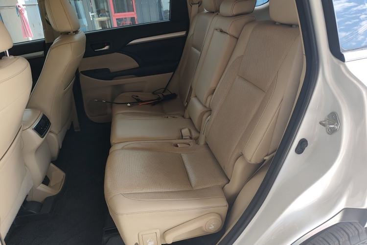 Used Toyota Highlander 2018 2.0T Four-Wheel Drive Prestige Version 7 Seats China VI Standard Left Rear Seat