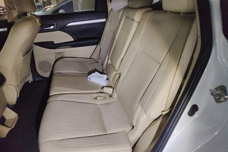 Used Toyota Highlander 2018 2.0T Four-Wheel Drive Elite Edition 7 Seats China VI Standard Left Rear Seat