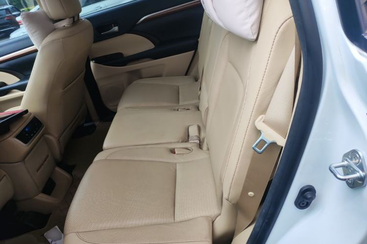 Used Toyota Highlander 2018 2.0T Four-Wheel Drive Ultimate Edition 7-Seater Emission Standard China V Left Rear Seat