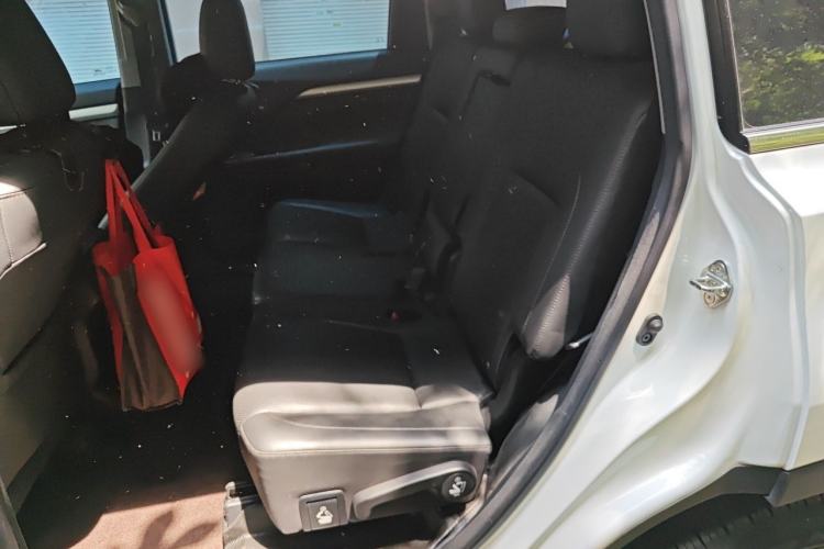 Used Toyota Highlander 2018 2.0T Four-Wheel Drive Prestige Version 7 Seats China V Emission Standard Left Rear Seat