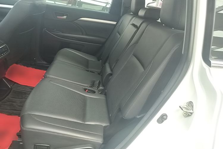 Used Toyota Highlander 2018 2.0T Four-Wheel Drive Luxury Edition 7 Seats China V Emission Standard Left Rear Seat