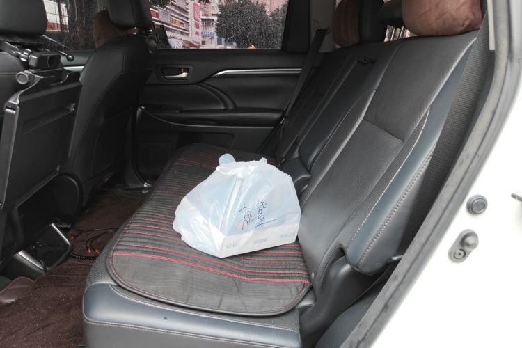 Used Toyota Highlander 2018 2.0T Four-Wheel Drive Prestige Version 7 Seats China VI Standard Left Rear Seat