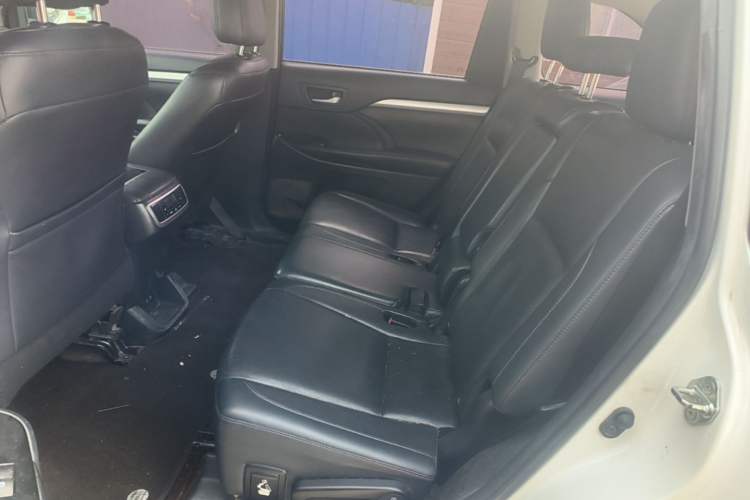 Used Toyota Highlander 2018 2.0T Four-Wheel Drive Luxury Version 7 Seats China VI Standard Left Rear Seat