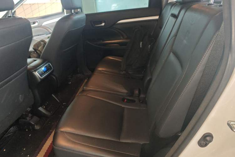 Used Toyota Highlander 2018 2.0T Four-Wheel Drive Luxury Edition 7 Seats China V Emission Standard Left Rear Seat