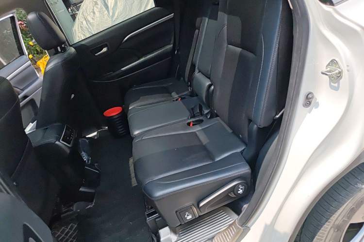 Used Toyota Highlander 2018 2.0T Four-Wheel Drive Supreme Edition 7-Seater China VI Left Rear Seat