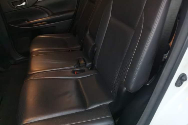 Used Toyota Highlander 2018 2.0T Four-Wheel Drive Luxury Edition 7 Seats China V Emission Standard Left Rear Seat