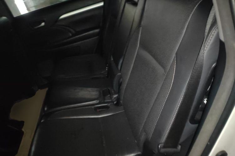 Used Toyota Highlander 2018 2.0T Two-Wheel-Drive Luxury Edition 7 Seats Emission Standard China V Left Rear Seat