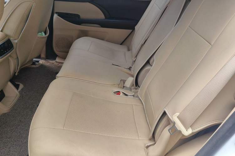Used Toyota Highlander 2018 2.0T Four-Wheel Drive Luxury Edition 7 Seats China V Emission Standard Left Rear Seat