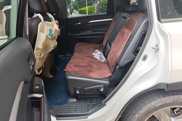 Used Toyota Highlander 2018 2.0T Four-Wheel Drive Prestige Version 7 Seats China V Emission Standard Left Rear Seat