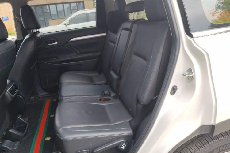 Used Toyota Highlander 2018 2.0T Four-Wheel Drive Prestige Version 7 Seats China VI Standard Left Rear Seat