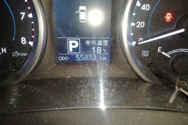 Used Toyota Highlander 2018 2.0T Four-Wheel Drive Elite Edition 7 Seats China VI Standard Odometer Close Up