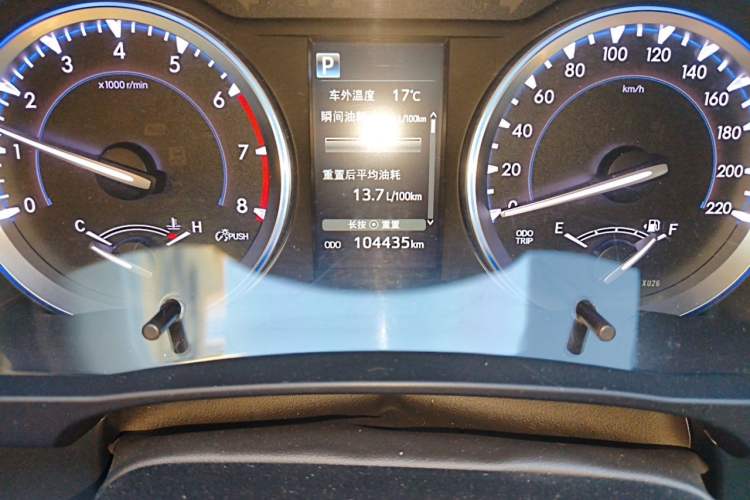 Used Toyota Highlander 2018 2.0T Four-Wheel Drive Luxury Edition 7 Seats China V Emission Standard Odometer Close Up