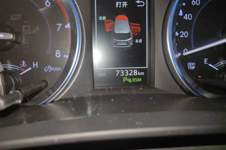 Used Toyota Highlander 2018 2.0T Four-Wheel Drive Supreme Edition 7-Seater China VI Odometer Close Up