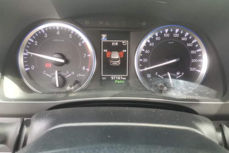 Used Toyota Highlander 2018 2.0T Four-Wheel Drive Supreme Edition 7-Seater China VI Odometer Close Up