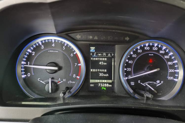 Used Toyota Highlander 2018 2.0T Four-Wheel Drive Prestige Version 7 Seats China V Emission Standard Odometer Close Up