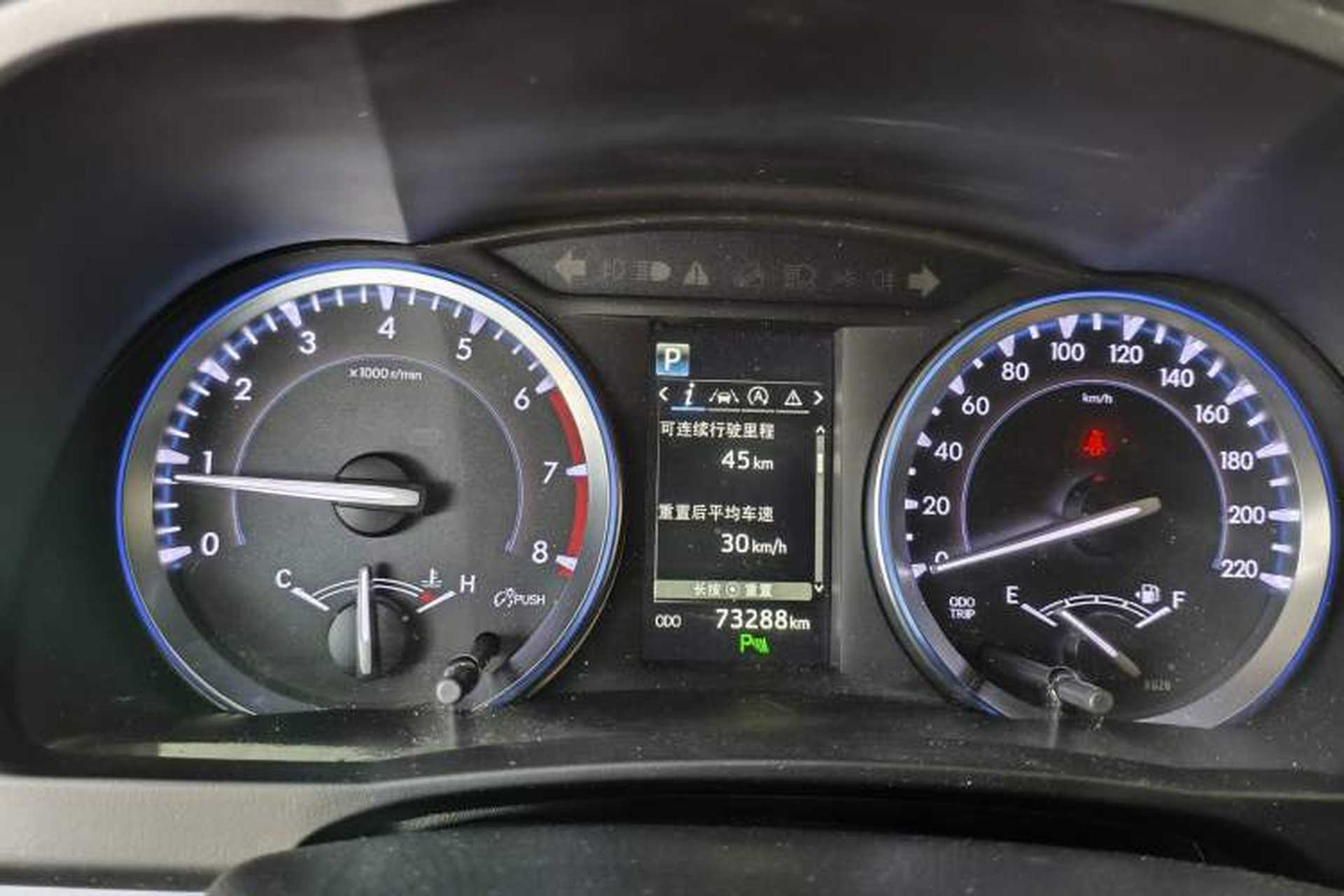 Used Toyota Highlander 2018 2.0T Four-Wheel Drive Prestige Version 7 Seats China V Emission Standard Odometer Close Up
