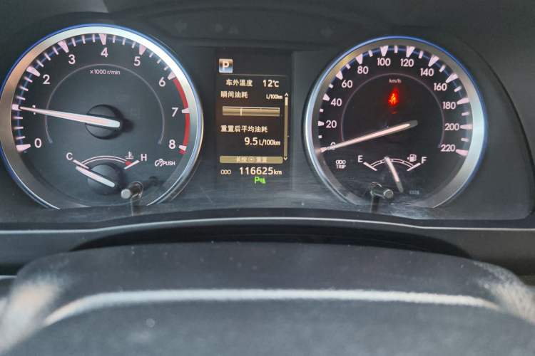 Used Toyota Highlander 2018 2.0T Four-Wheel Drive Prestige Version 7 Seats China VI Standard Odometer Close Up