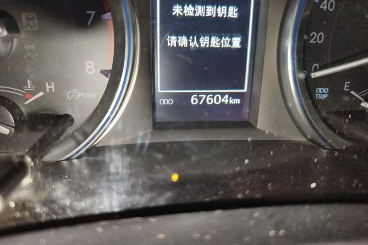 Used Toyota Highlander 2018 2.0T Four-Wheel Drive Luxury Version 7 Seats China VI Standard Odometer Close Up