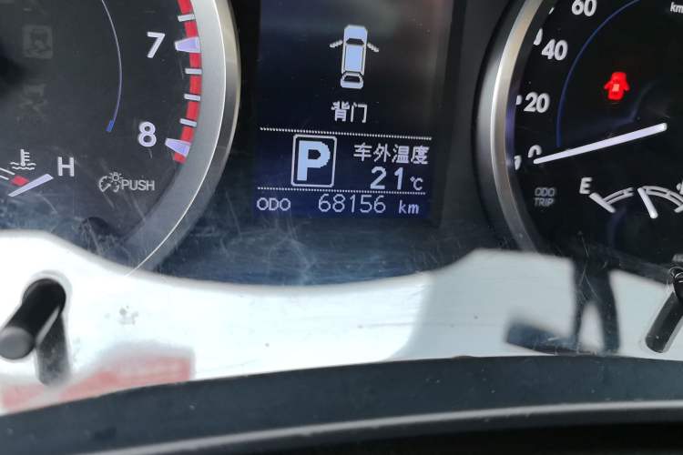 Used Toyota Highlander 2018 2.0T Two-Wheel Drive Elite Version 5 Seats China VI Standard Odometer Close Up
