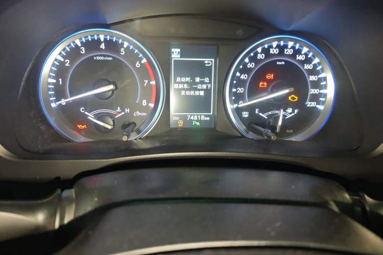 Used Toyota Highlander 2018 2.0T Four-Wheel Drive Prestige Version 7 Seats China VI Standard Odometer Close Up